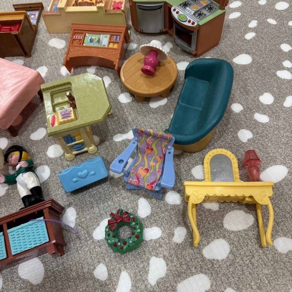 Vintage 2004 Fisher Price loving family dollhouse furniture accessories toys lot